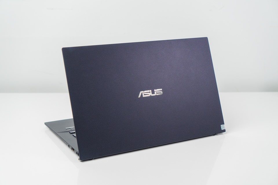 Laptop ASUS Expertbook B9450FA BM0616R i7 10510U/16GB /1TB SSD/Win10